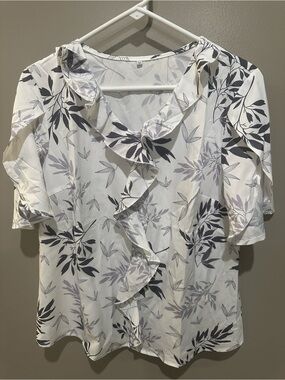 Ruffled V-Neck Floral Print Women's Top - White/Gray